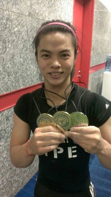 重量挙げ世界選手権で許淑浄が金