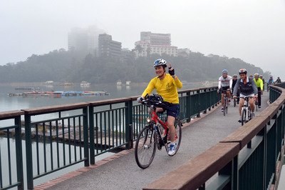 米旅行サイト、鶯歌・台中・日月潭を推奨