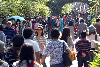 完全週休二日制、来年元旦から実施