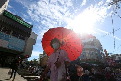 台湾過去67年来最も暑い冬至、30.5℃