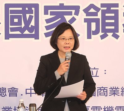 蔡・主席、両岸関係方針は「平和維持」