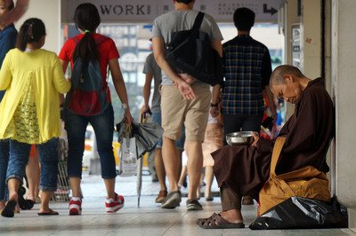 営業気候観測指数が再び低下