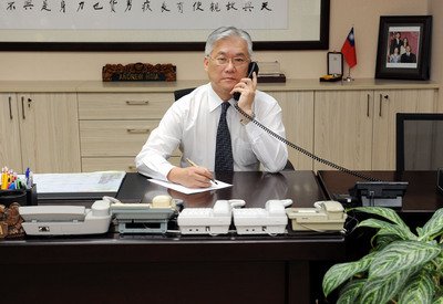 両岸業務担当者間のホットライン設置