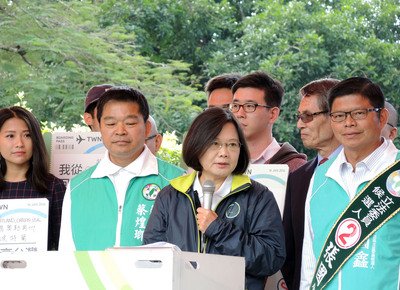 蔡英文氏：大陸には意思疎通重ねて対応