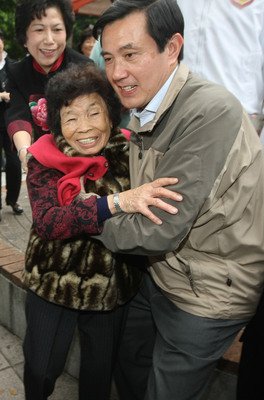 外交部、慰安婦問題で意思疎通継続