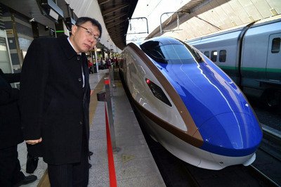 柯文哲・台北市長が東京駅見学