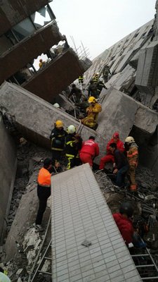 地震で約3千世帯がまだ停電