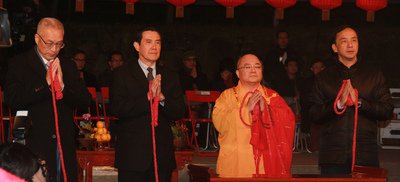 馬・総統、法鼓山で被災者の無事祈る