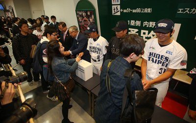 交流協会：台日関係はFTA締結に等しい