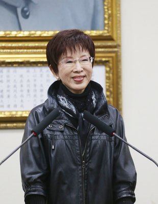 国民党主席補欠選、洪秀柱氏が当選