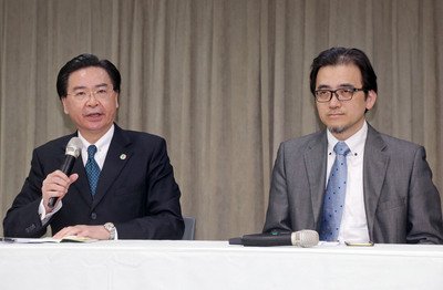 総統引継ぎ条例、一次審査を通過