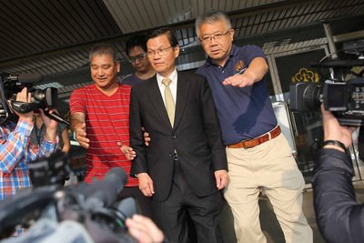 中央研究院院長、汚職容疑で出国制限に