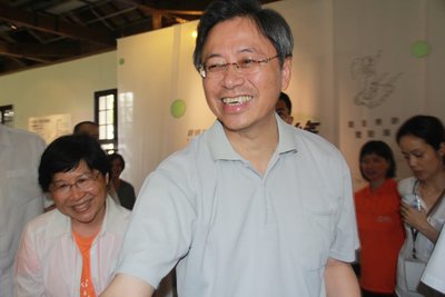 行政院長、米豚肉問題は「原則維持」