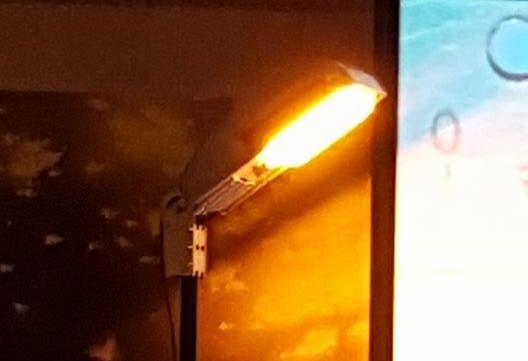世界初のホタル街灯でホタル復活に成功