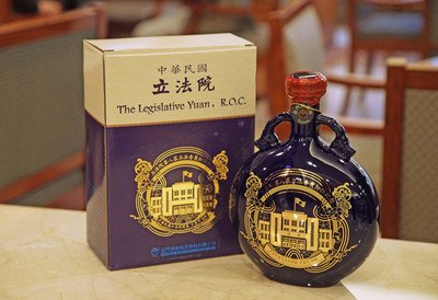 政府、酒類ネット販売解禁の方針