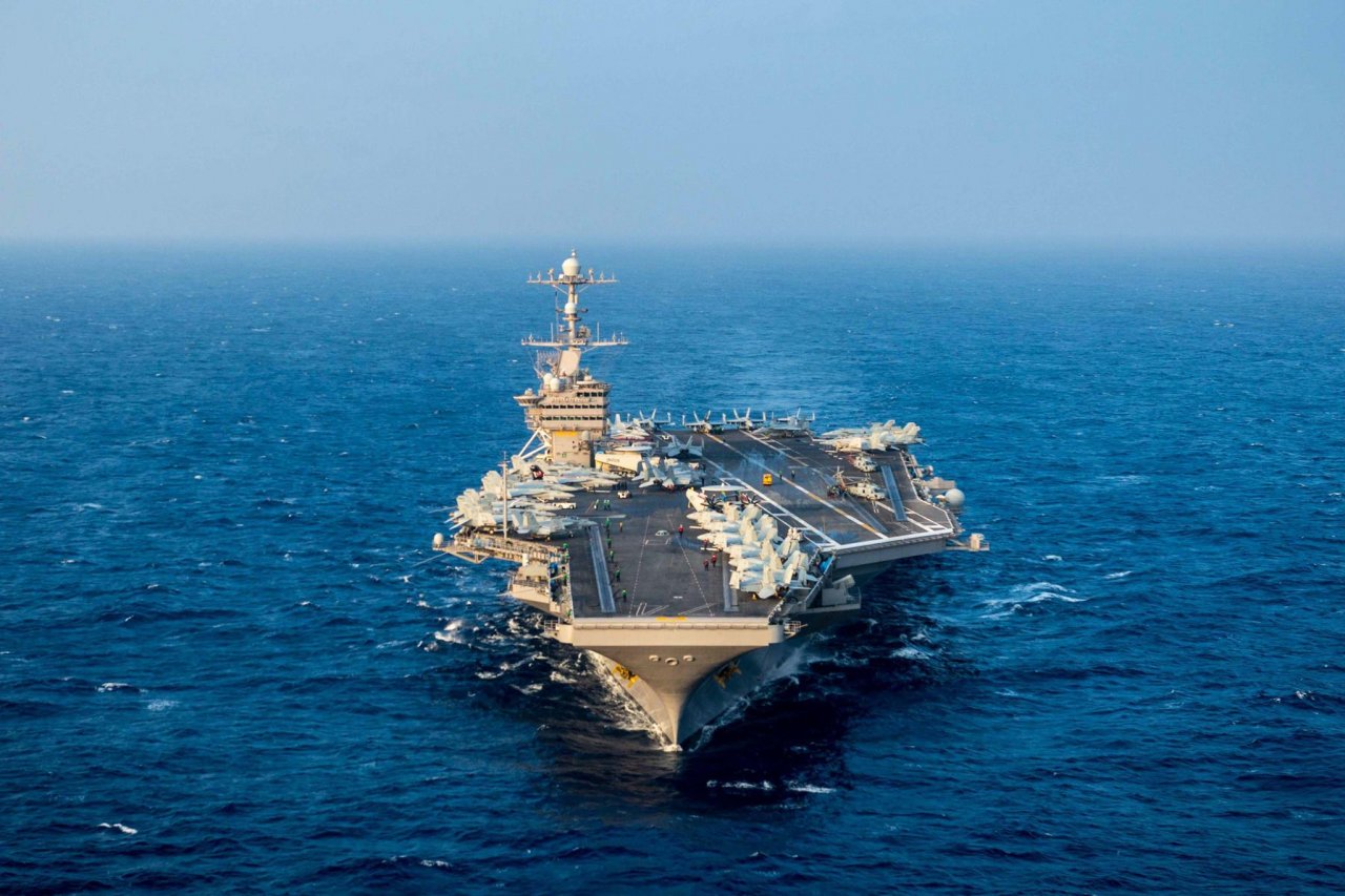 国防部「米航空母艦の沖合停泊は可能」