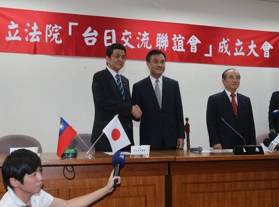 立法院長：沖ノ鳥礁問題は知恵で解決を