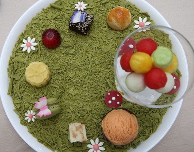 就任式晩餐会のデザートは果物使用
