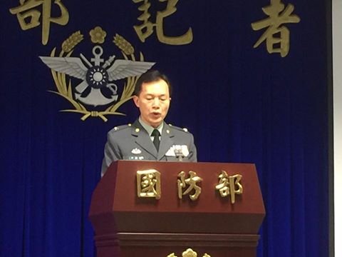 国軍、漁船護衛の海巡署支持