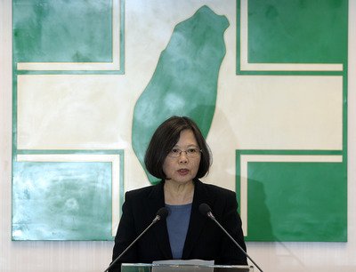 蔡・総統、民進党主席に就任