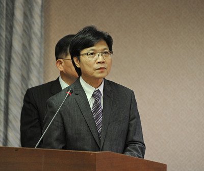 内政部長が「沖ノ鳥は岩、経済水域なし」