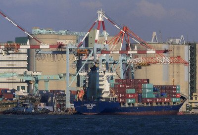 輸出、16ヶ月連続で前年割れ