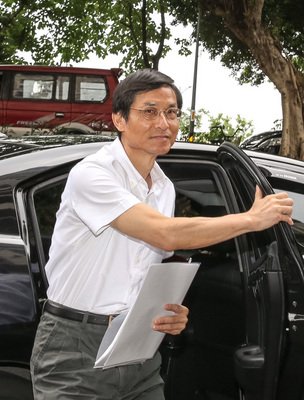 総統、11日も自宅で閣僚集め会議
