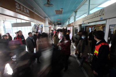 台北市、文湖線早朝割引計画提示へ