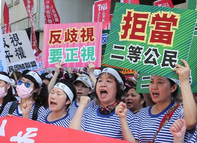 行政院：対岸出身配偶者に差別待遇なし