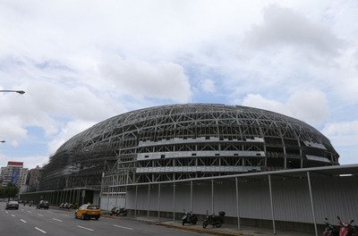 台北市、ドーム建設で契約破棄を示唆