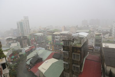 台風1号は熱帯低気圧に、警報解除