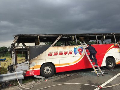バス炎上事故、運転手は「飲酒運転」