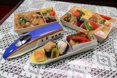 日本の新幹線弁当、台北駅で販売