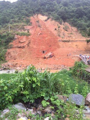 福建省での事故、医療チャーター便検討
