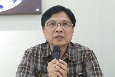 葉俊栄・内政部長ら一行が太平島視察