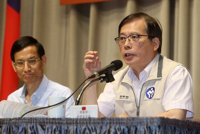 政府、元料金収受員への補償に合意