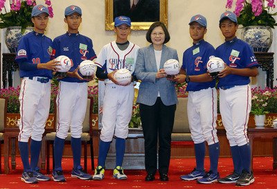 総統、台湾野球振興へ「3本の矢」