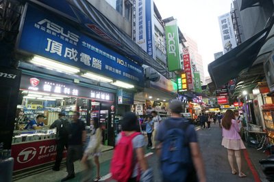7月の景気警告信号、一年半ぶりに緑に