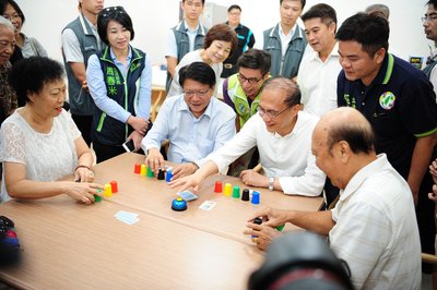 行政院長「長期介護は増税で対応」