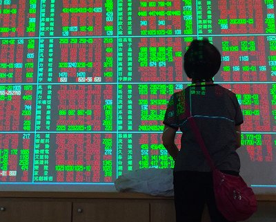 8月のCCIが悪化、株式市場に懸念