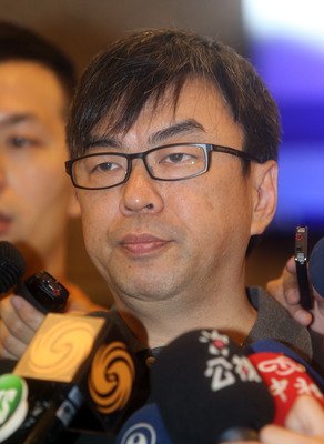 支持率低下で総統と国民の蜜月期終盤