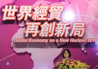 総統：台湾企業は台湾のため発言を