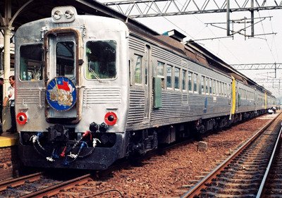 「光華号」使用の特別列車が29日運行