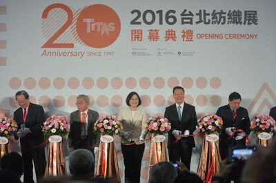 総統：地域経済統合参加で紡績業に協力