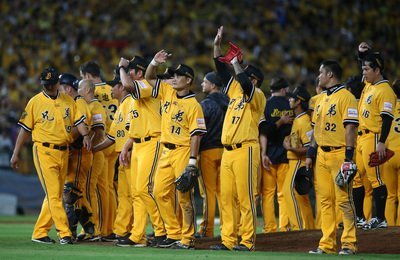 台湾シリーズ初戦は8-7で中信兄弟制す