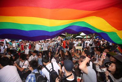 台湾LGBTパレード開催、アジア各国が注視