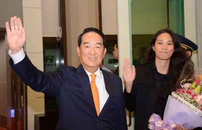 宋・親民党主席らAPEC首脳会議向け出発
