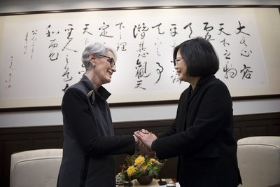 総統：米と共に地域の平和安定維持を