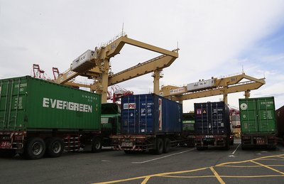 輸出受注、4ヶ月連続でプラス成長