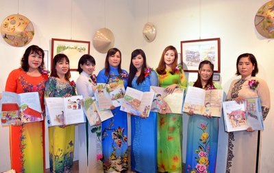 在台外国人学生、ガイド員起用合法化